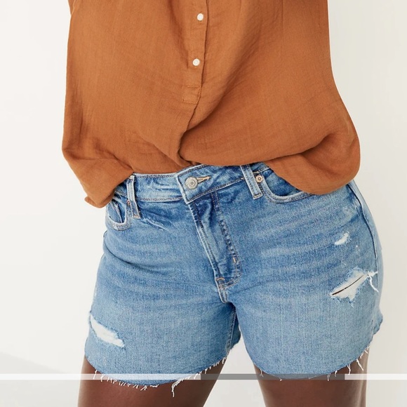 Brand new Old Navy high waisted cut off shorts - Picture 3 of 9